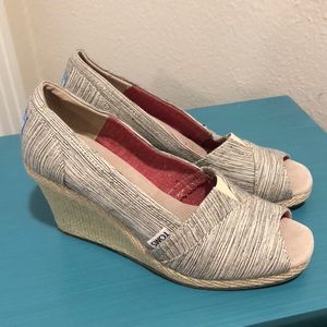 Toms wedges